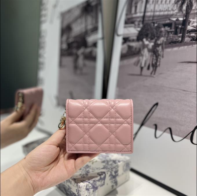 2025228Y 220P182143114